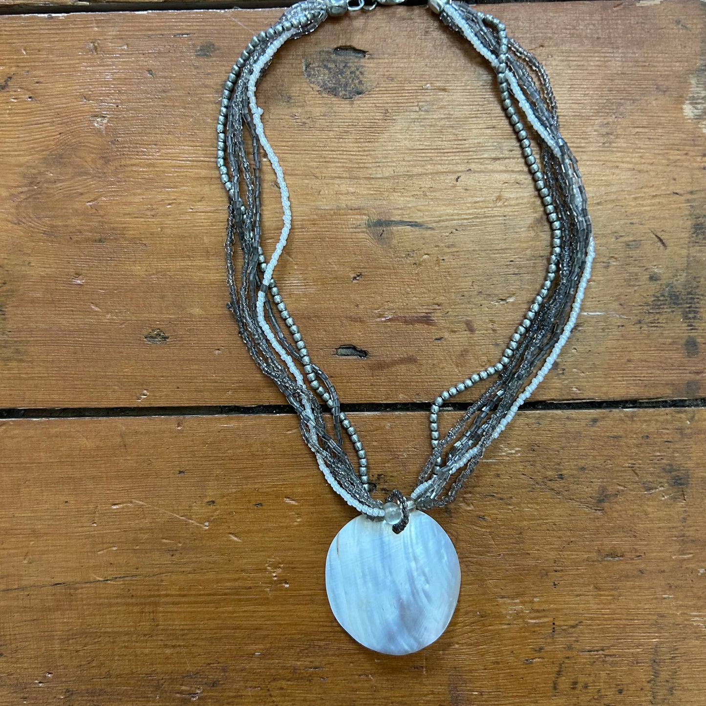 vintage 00s shell beaded necklace