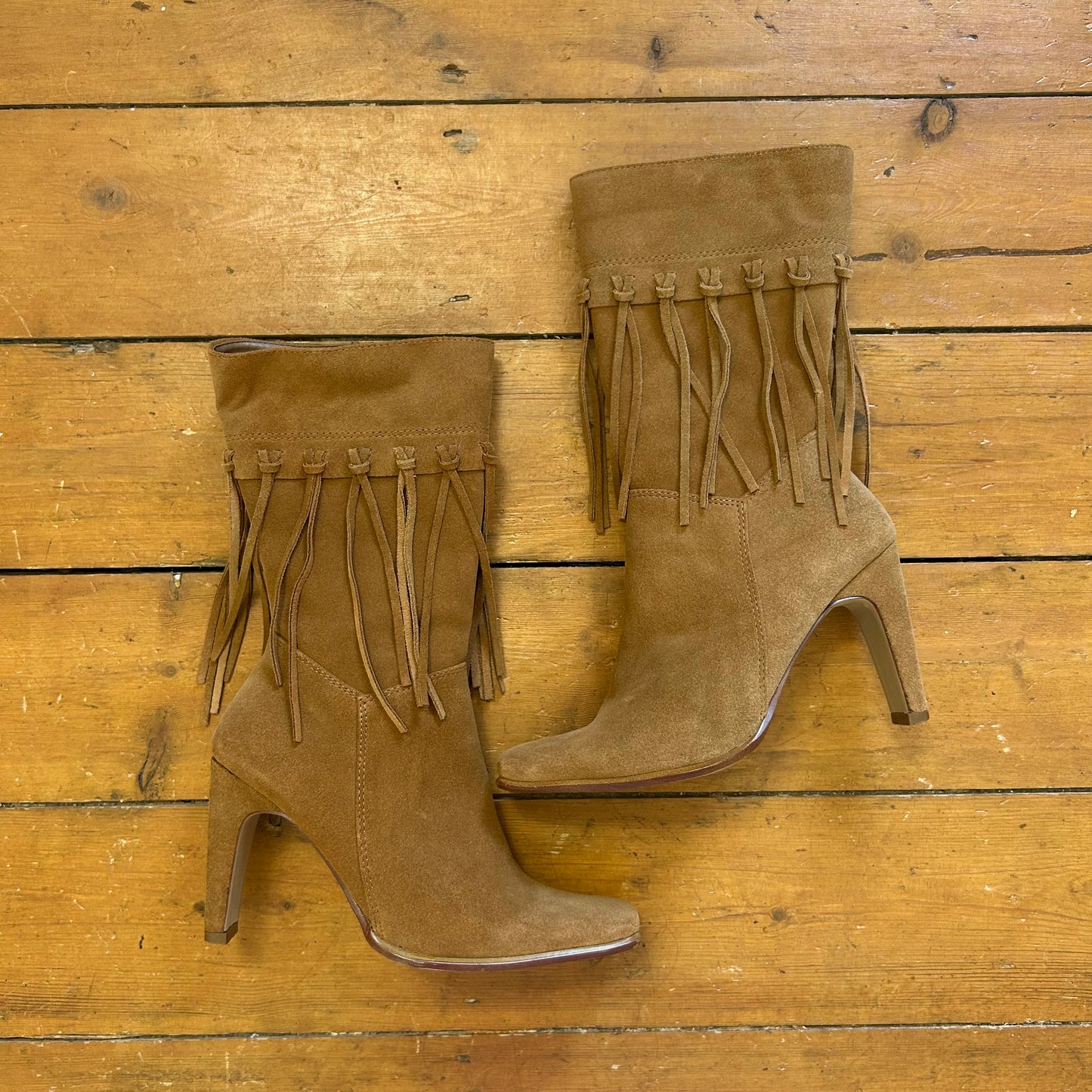 vintage 00s brown tassle heeled boots
