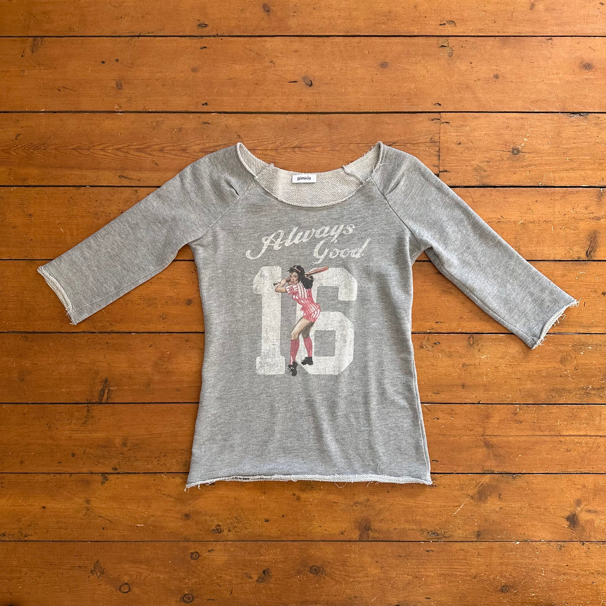 vintage 00s grey sports graphic crop sleeve top