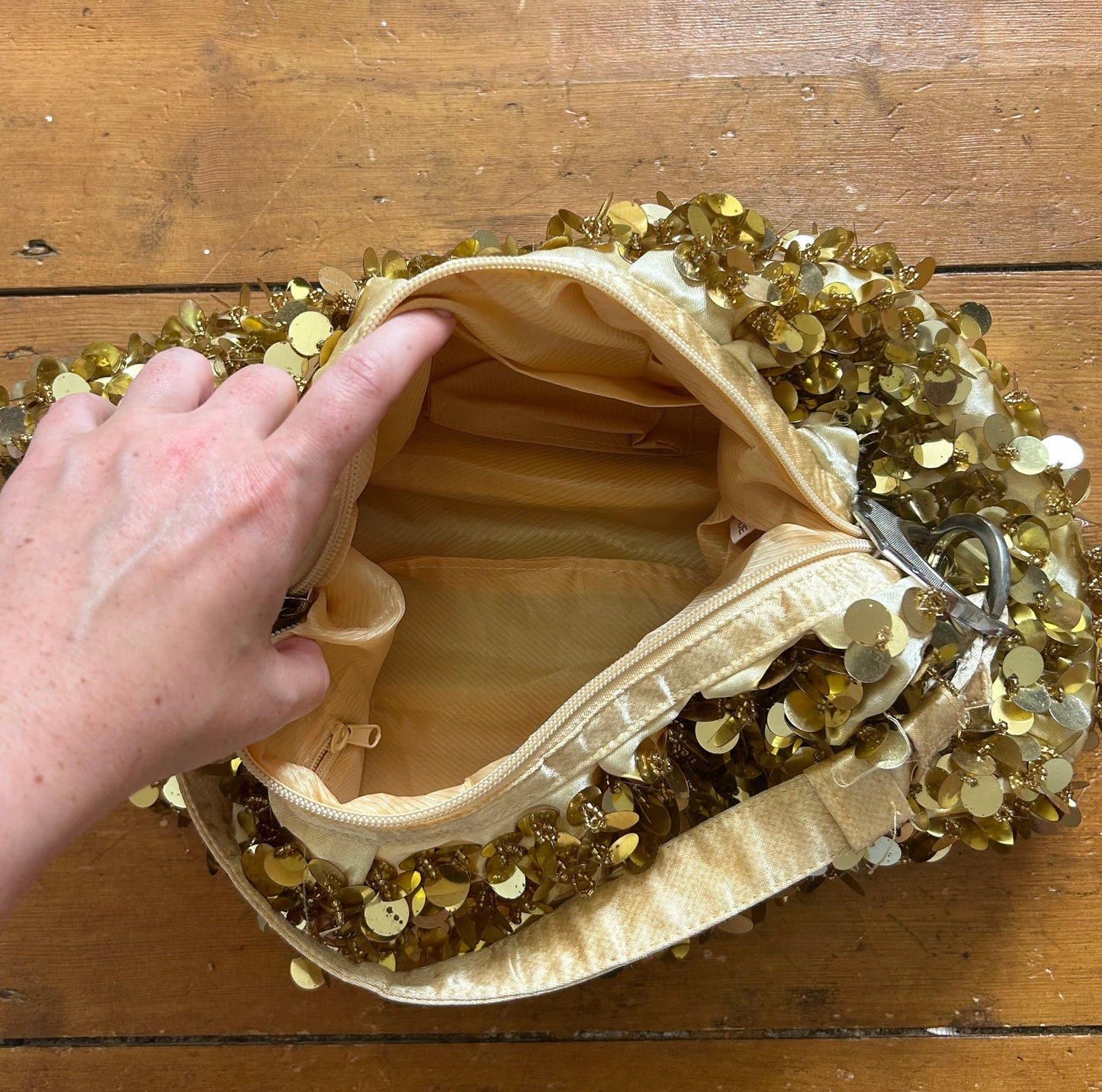 vintage 00s gold sequin bag