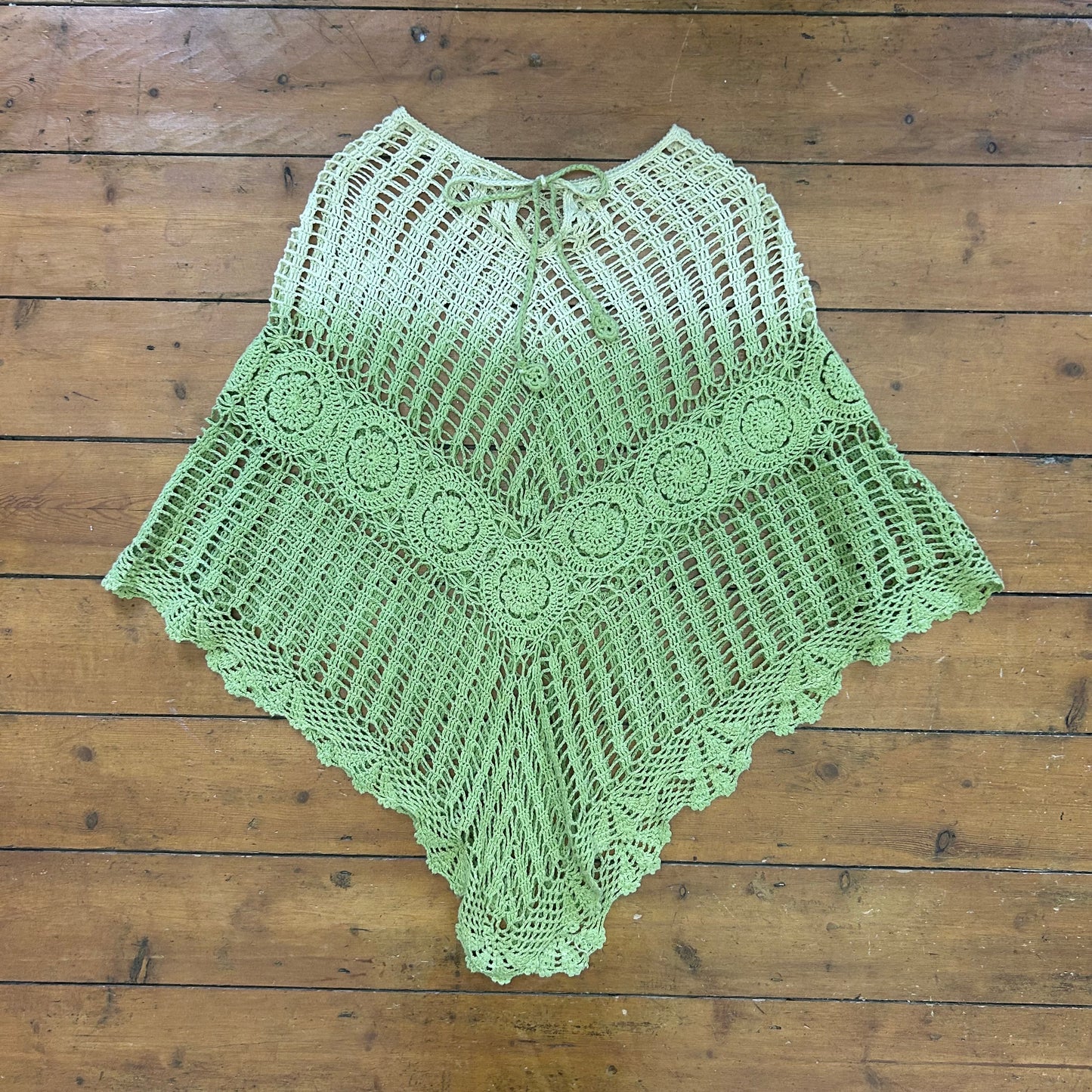 vintage 00s green ombré crochet poncho