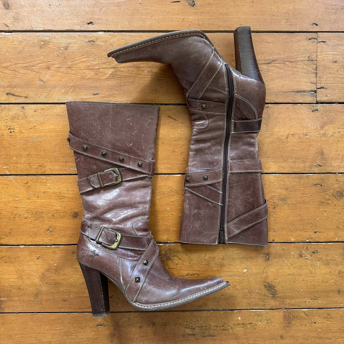 vintage 00s brown studded heeled destroy boots