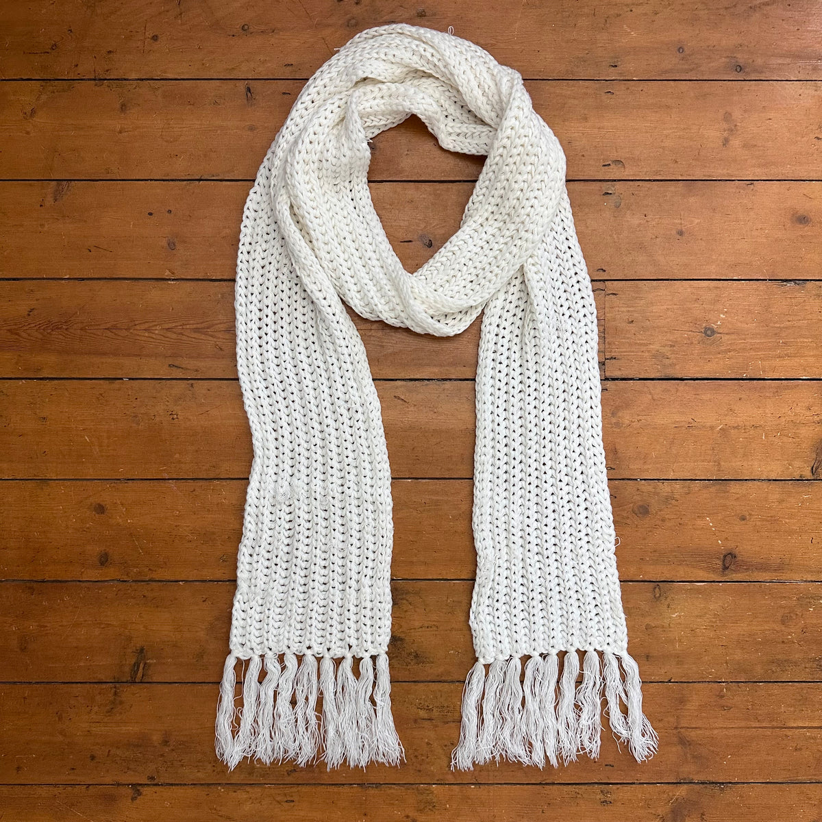 vintage 00s white knitted scarf