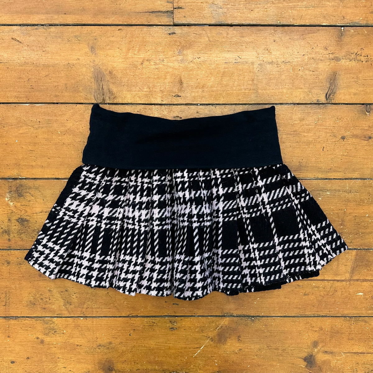 vintage 00s black and pink foldover pleated mini skirt