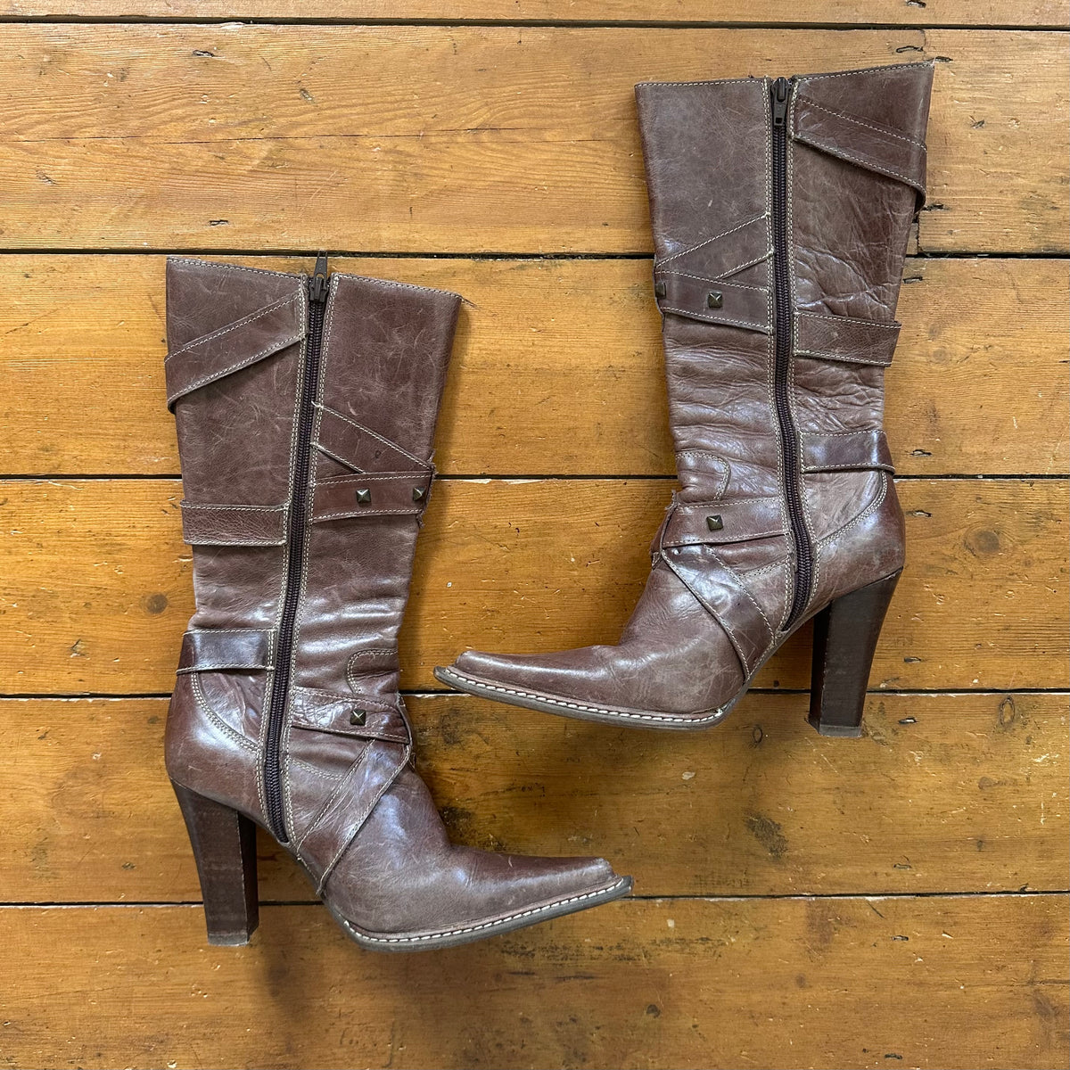 vintage 00s brown studded heeled destroy boots