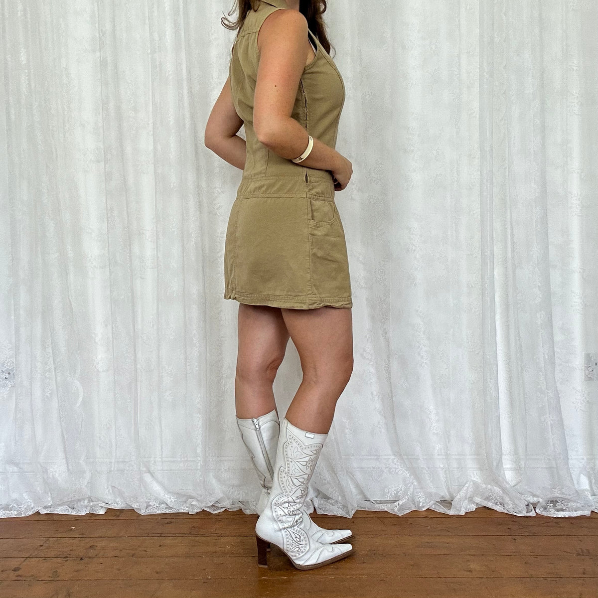 vintage 00s white cut out detail heeled destroy boots
