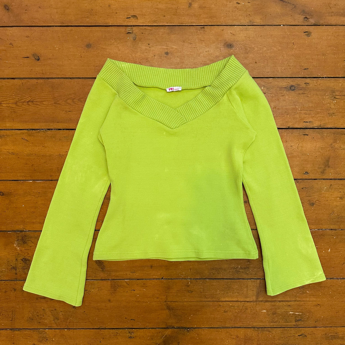 vintage 00s bright green v neck fluted sleeve jumper top
