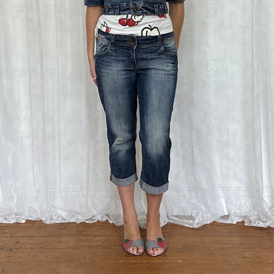 vintage 00s mid wash denim capri pants