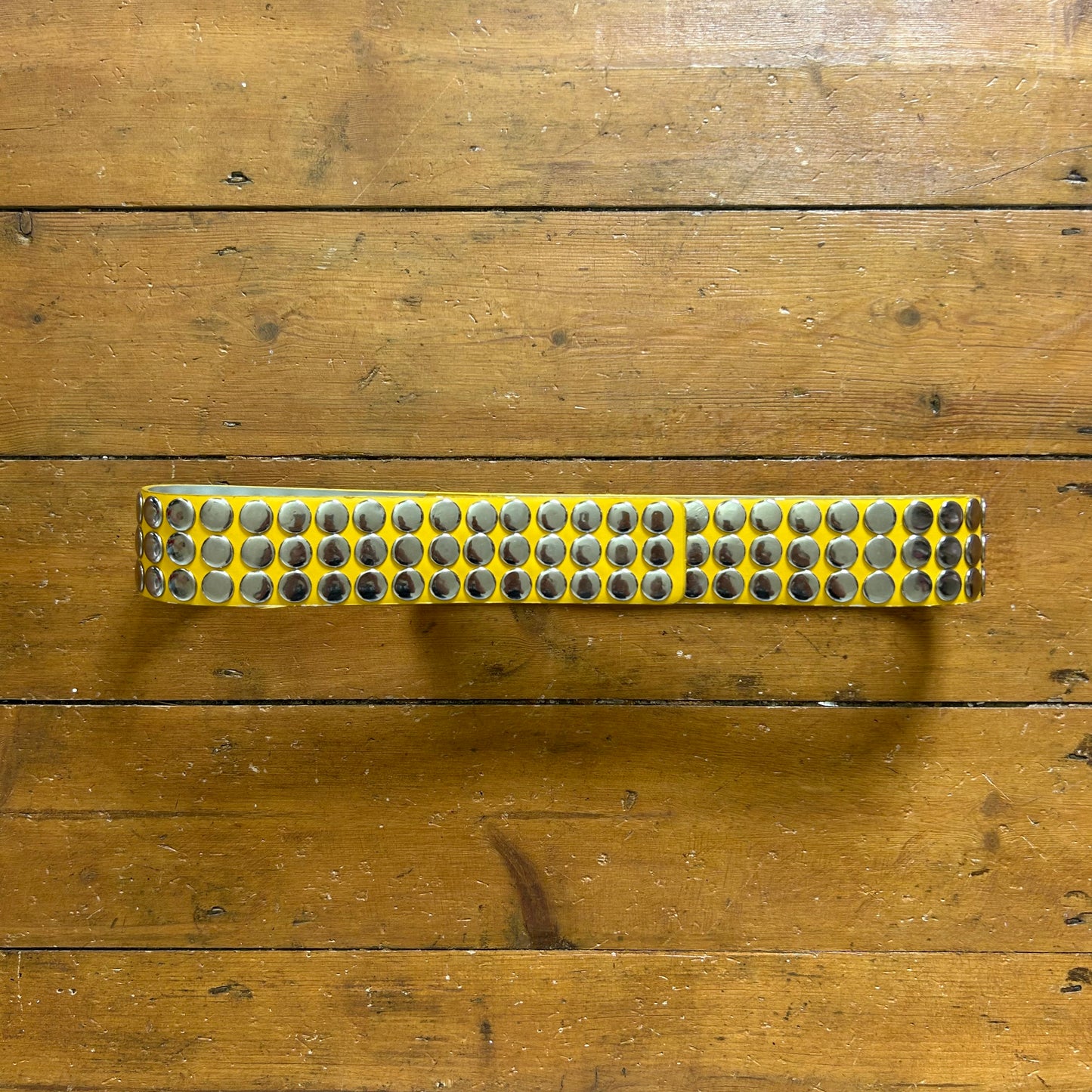 vintage 00s yellow stud belt