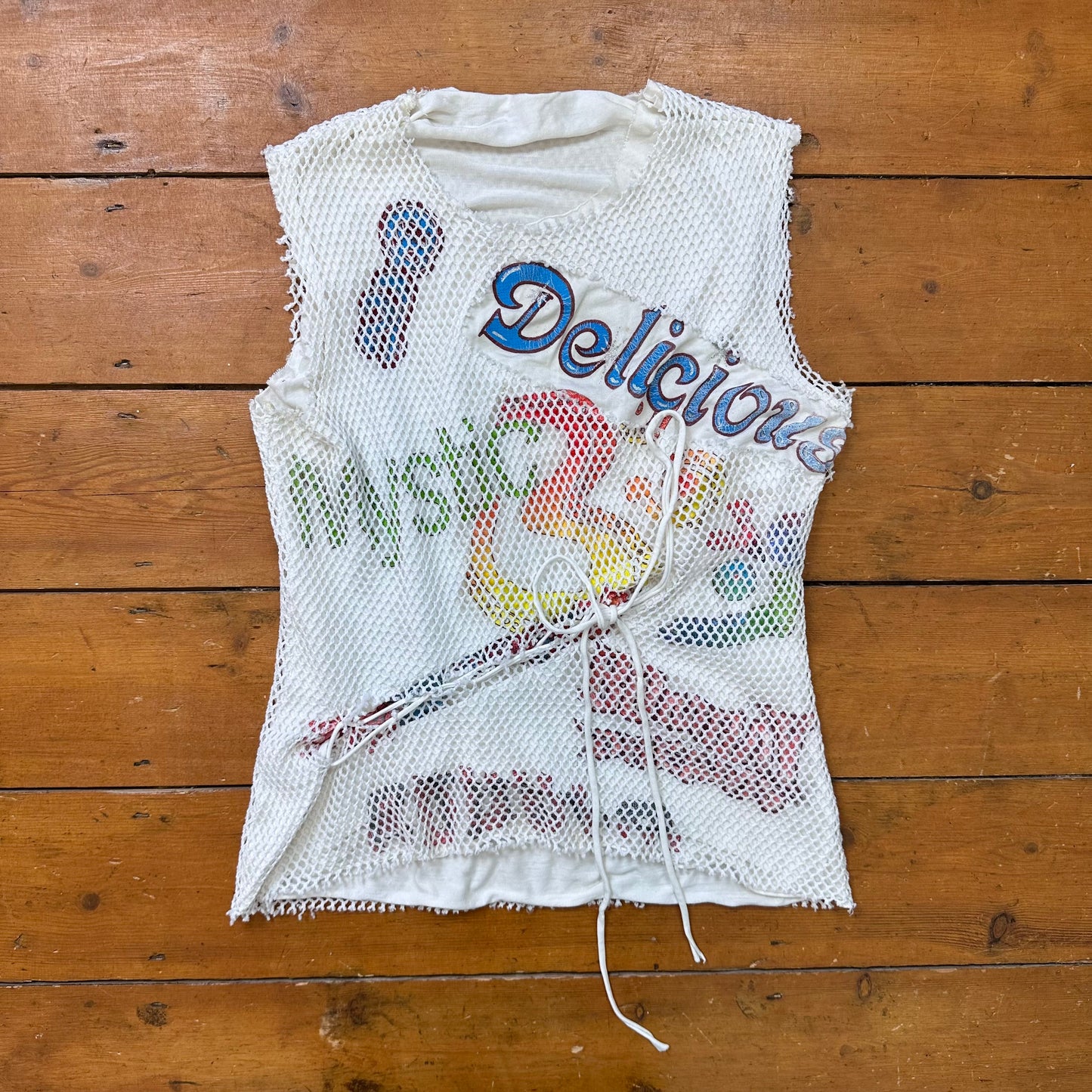 vintage 00s white netted graphic tank top