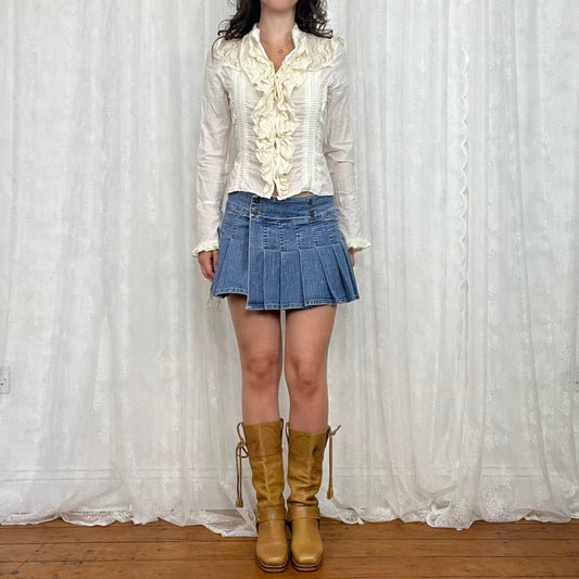 vintage 00s cream ruffle button up shirt