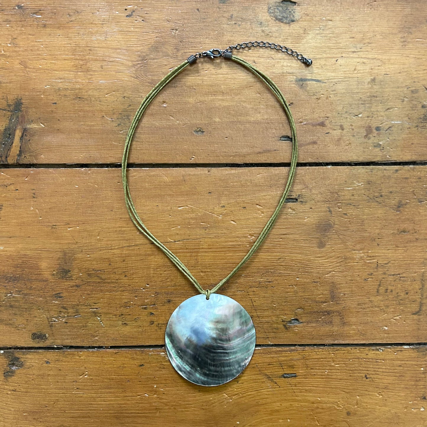 vintage 00s shell string necklace
