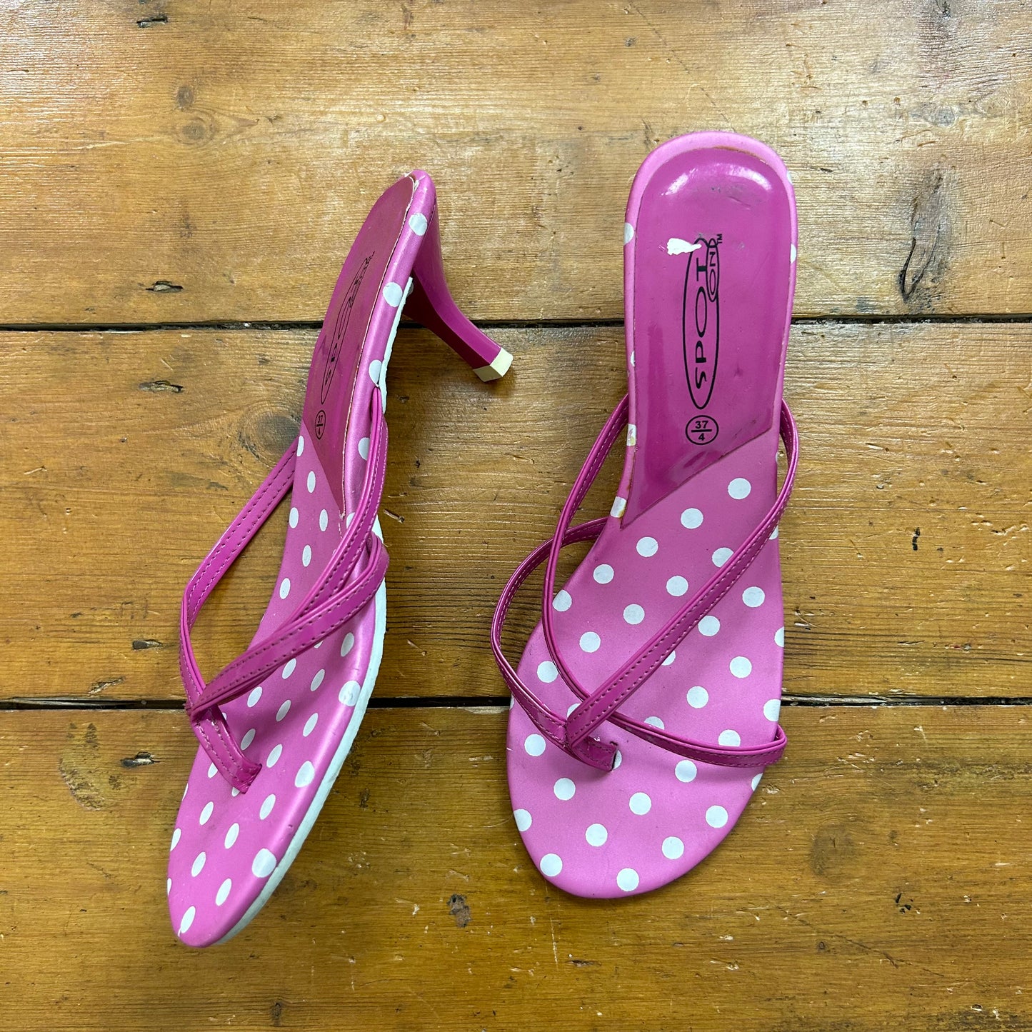vintage 00s pink polka dot kitten heels