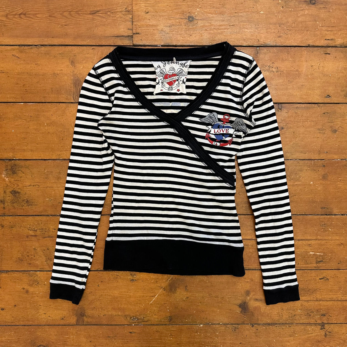 vintage 00s black and white striped long sleeve with back graphic