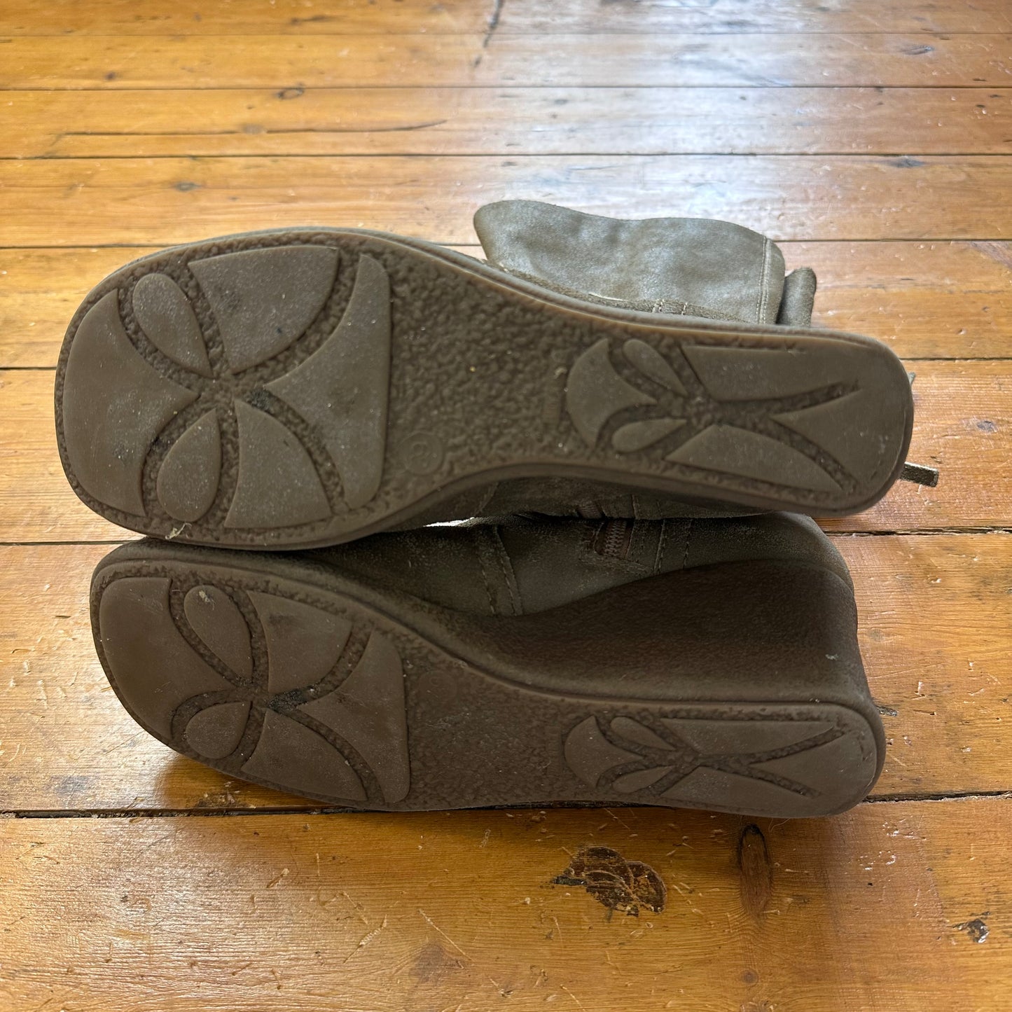 vintage 00s brown wedge tie up boots