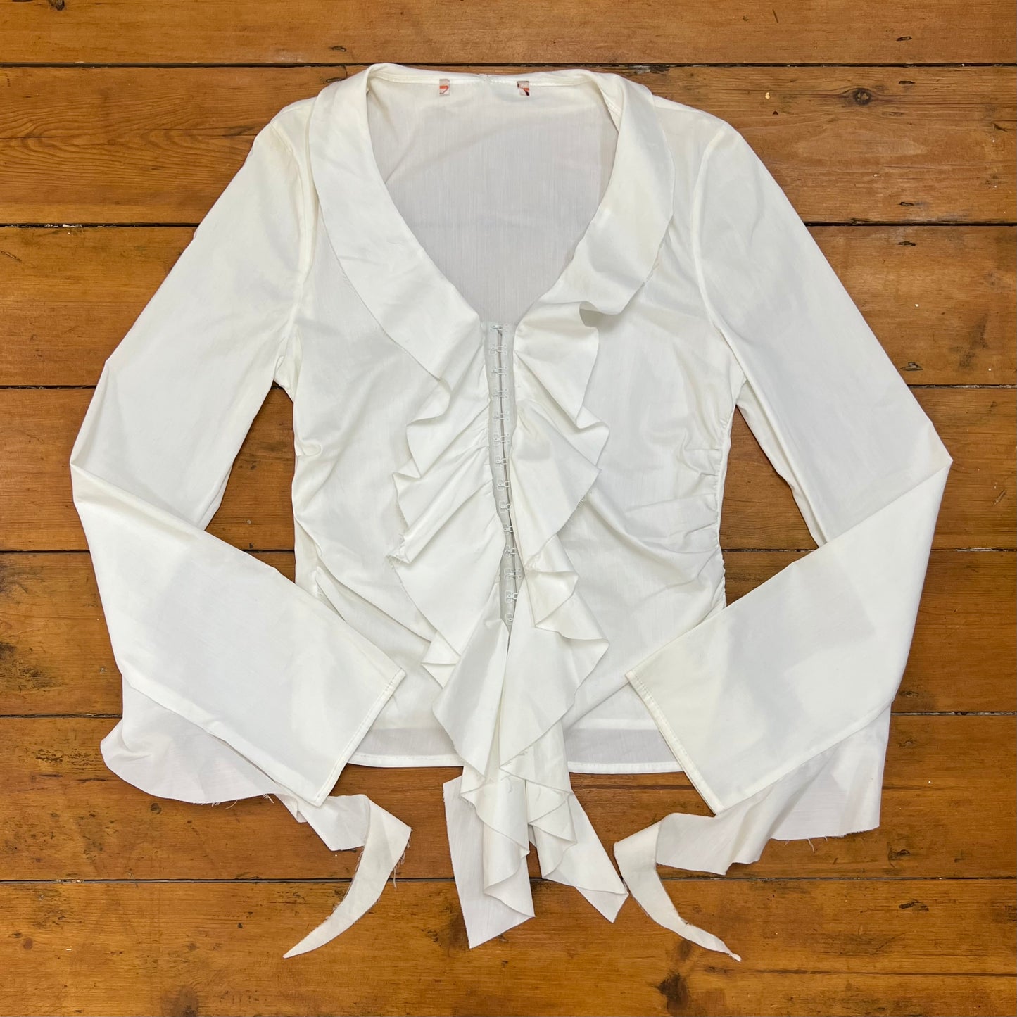 vintage 00s white hook and eye shirt with ruffles