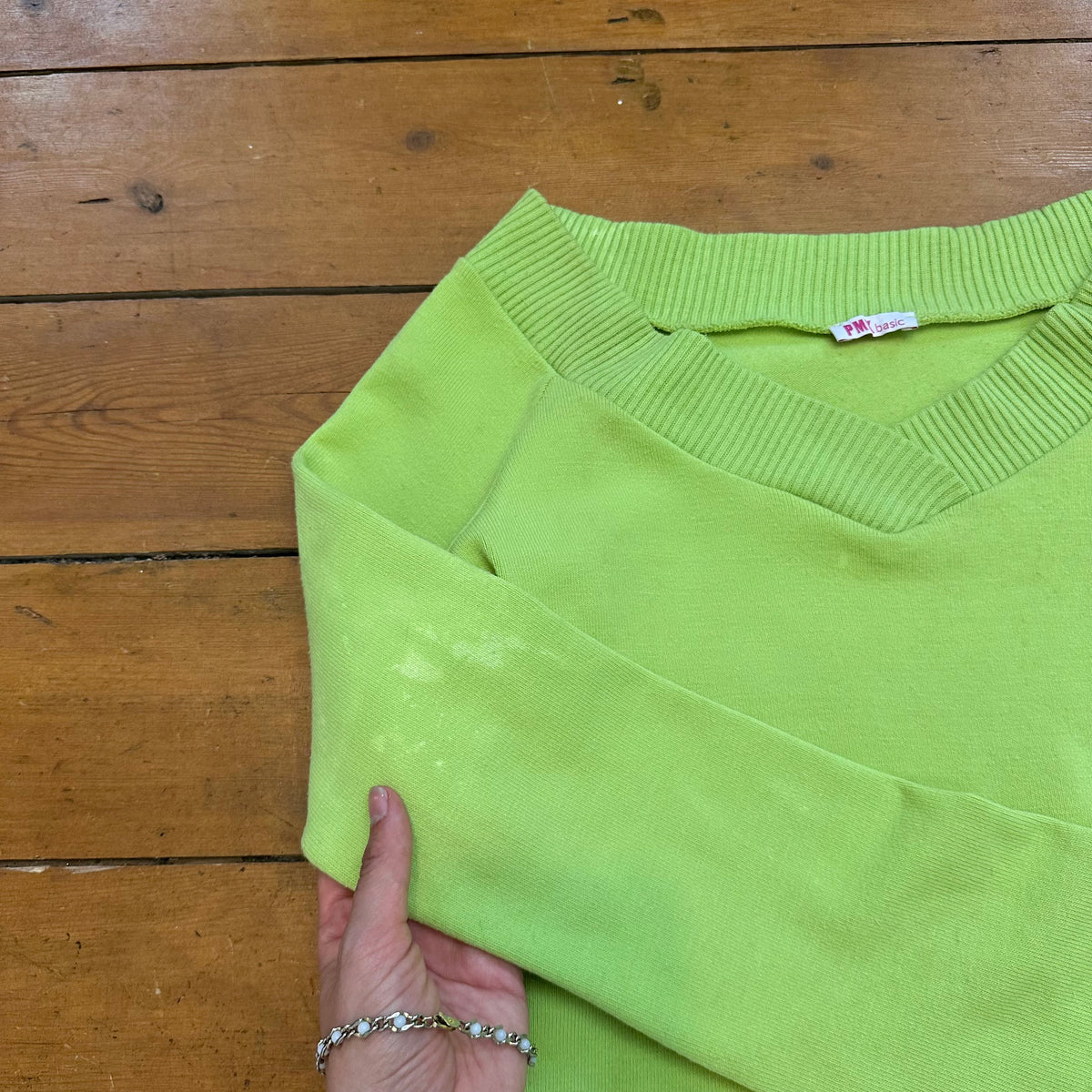 vintage 00s bright green v neck fluted sleeve jumper top