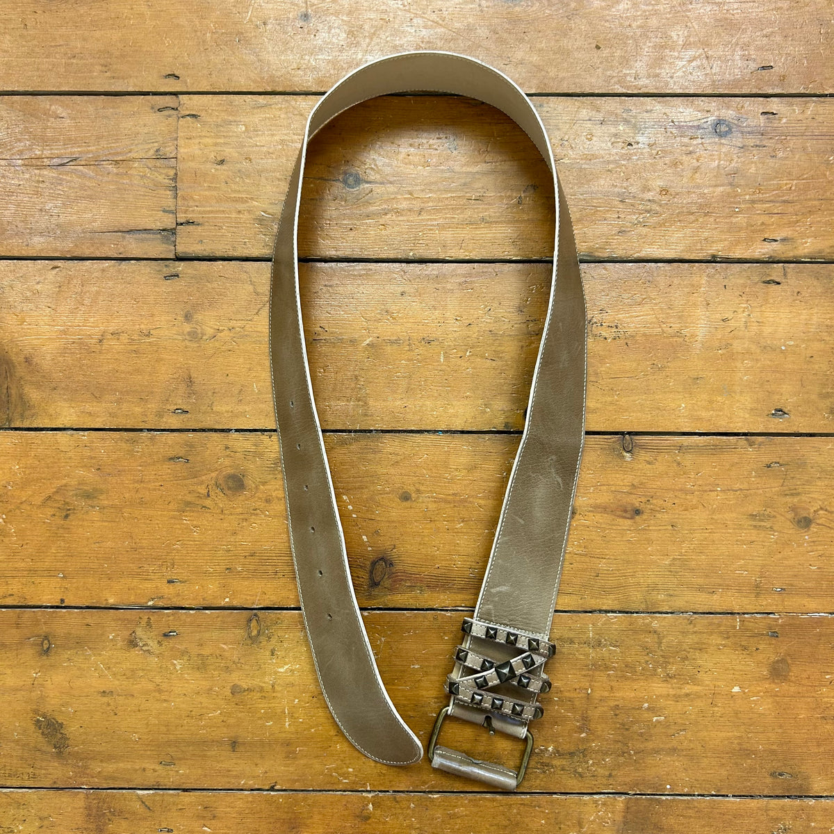 vintage 00s brown chunky belt with gold studs