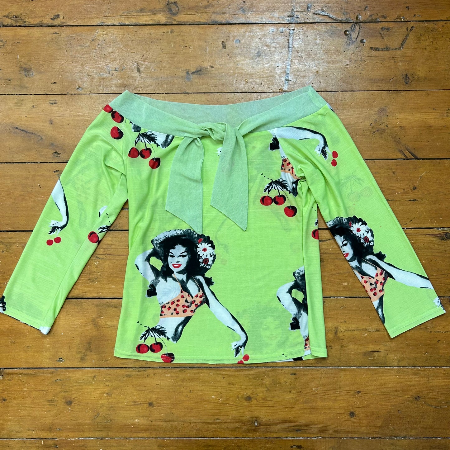 vintage 00s pin up style graphic top