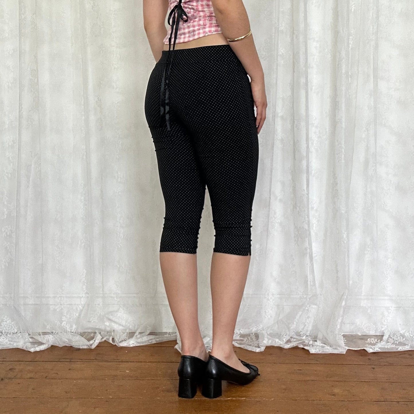 vintage 00s black polka dot capri pants