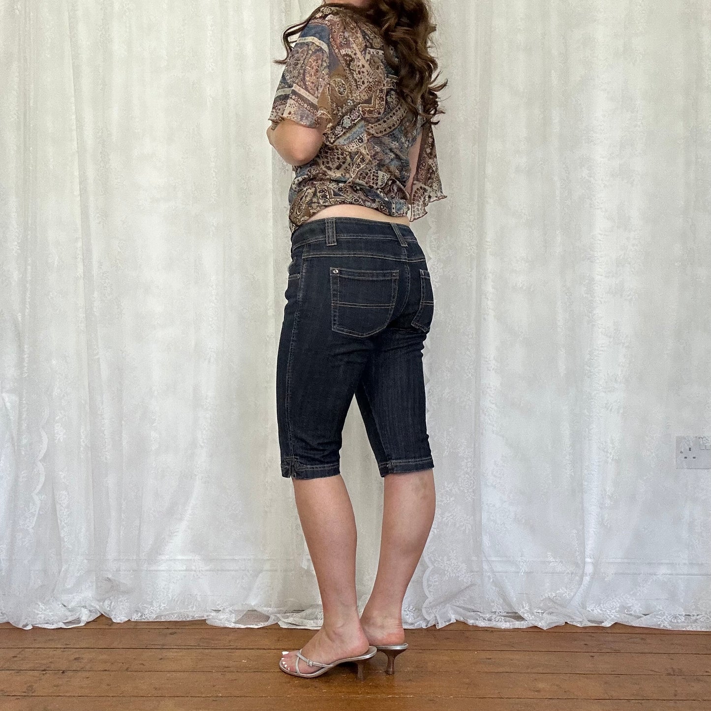 vintage 00s dark wash denim capri pants