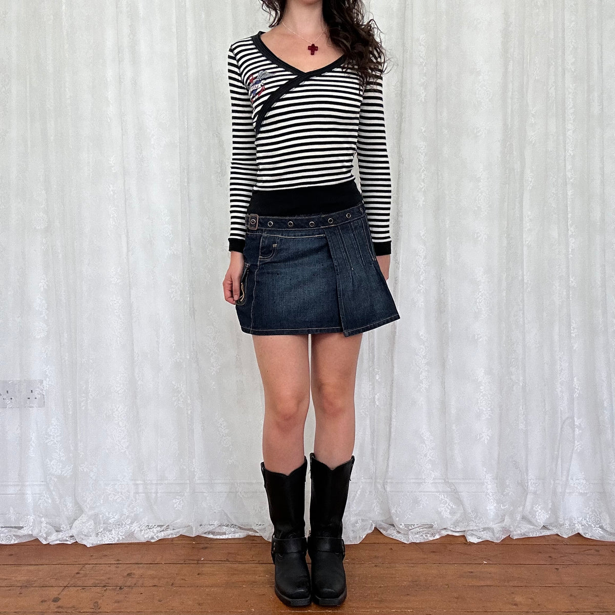 vintage 00s black and white striped long sleeve with back graphic