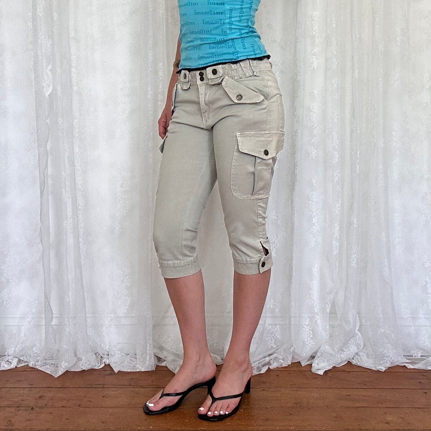 vintage 00s grey cargo fitted capri trousers