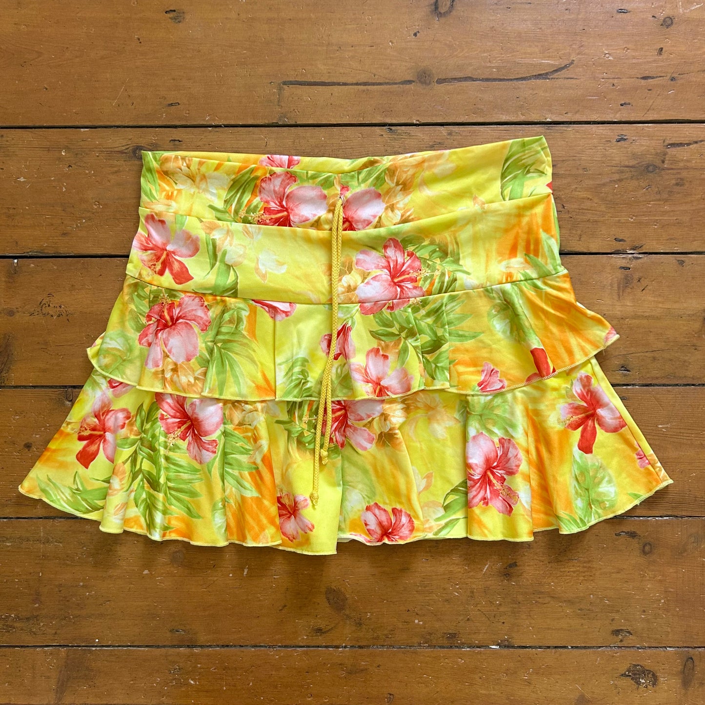 vintage 00s yellow hibiscus ruffle mini skirt