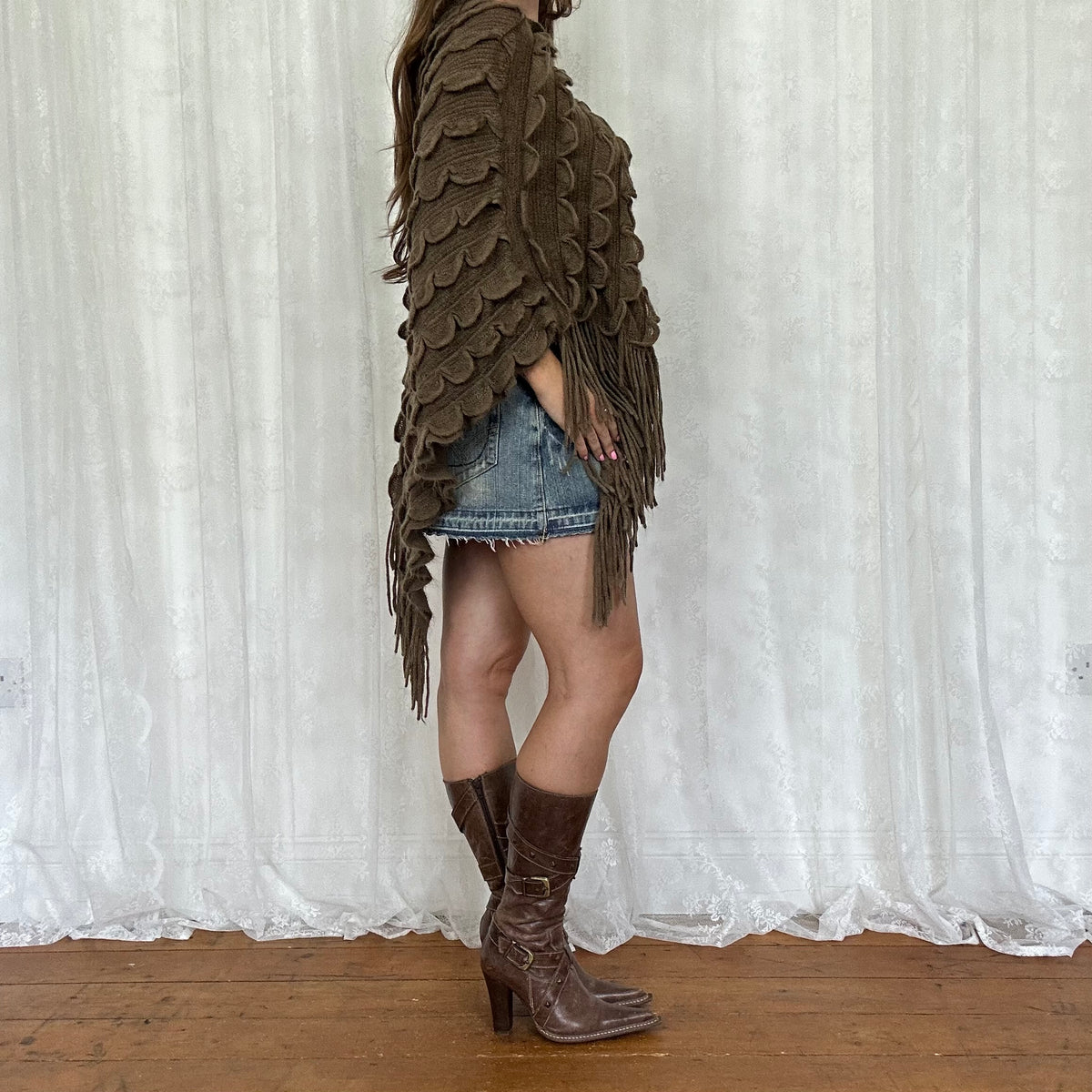 vintage 00s brown fringe knitted poncho