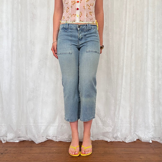 vintage 00s light wash denim capri pants