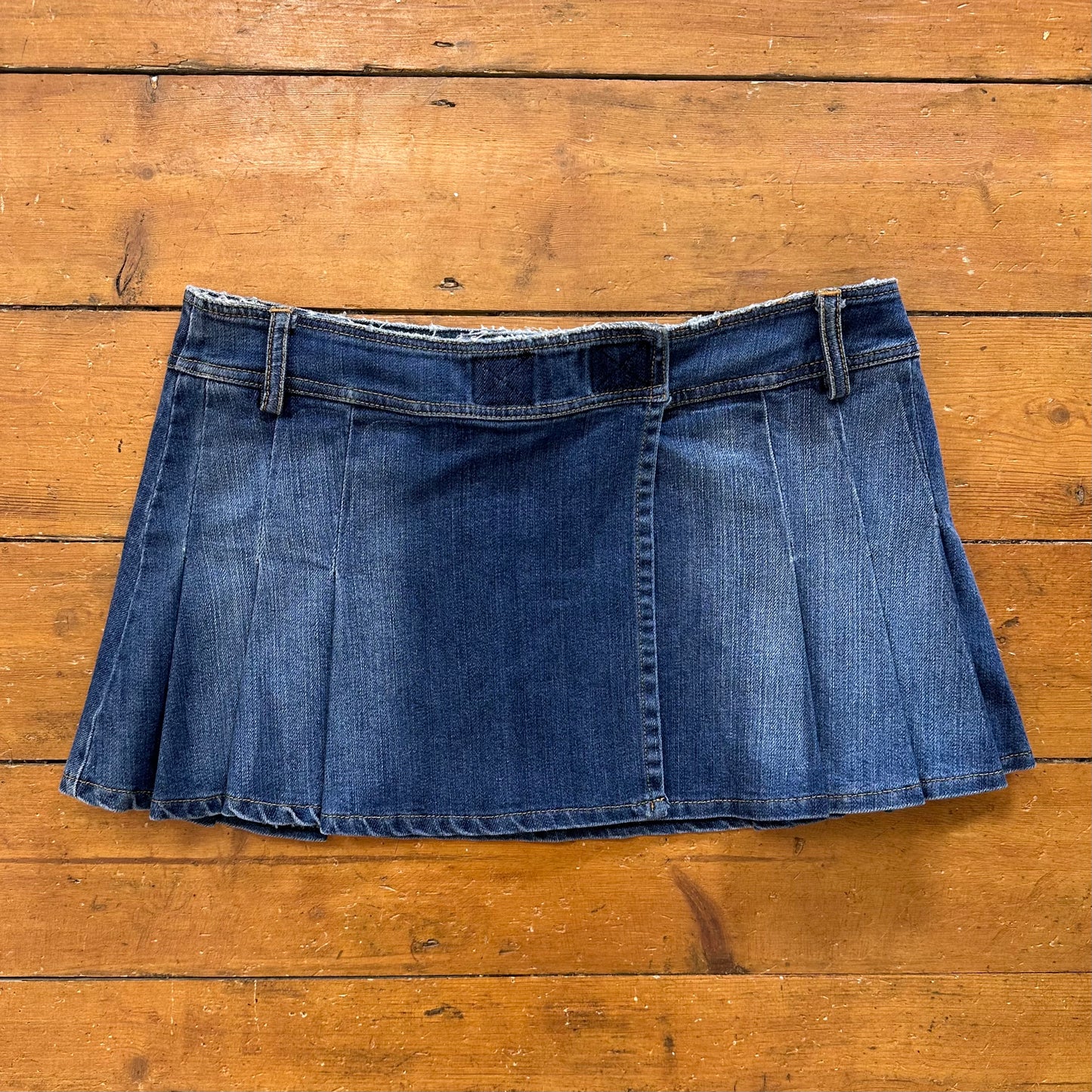 vintage 00s dark wash denim pleated mini skirt