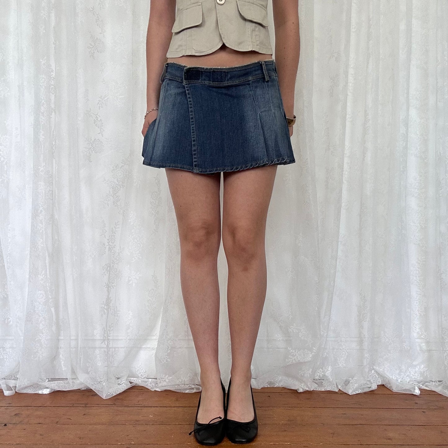 vintage 00s dark wash denim pleated mini skirt