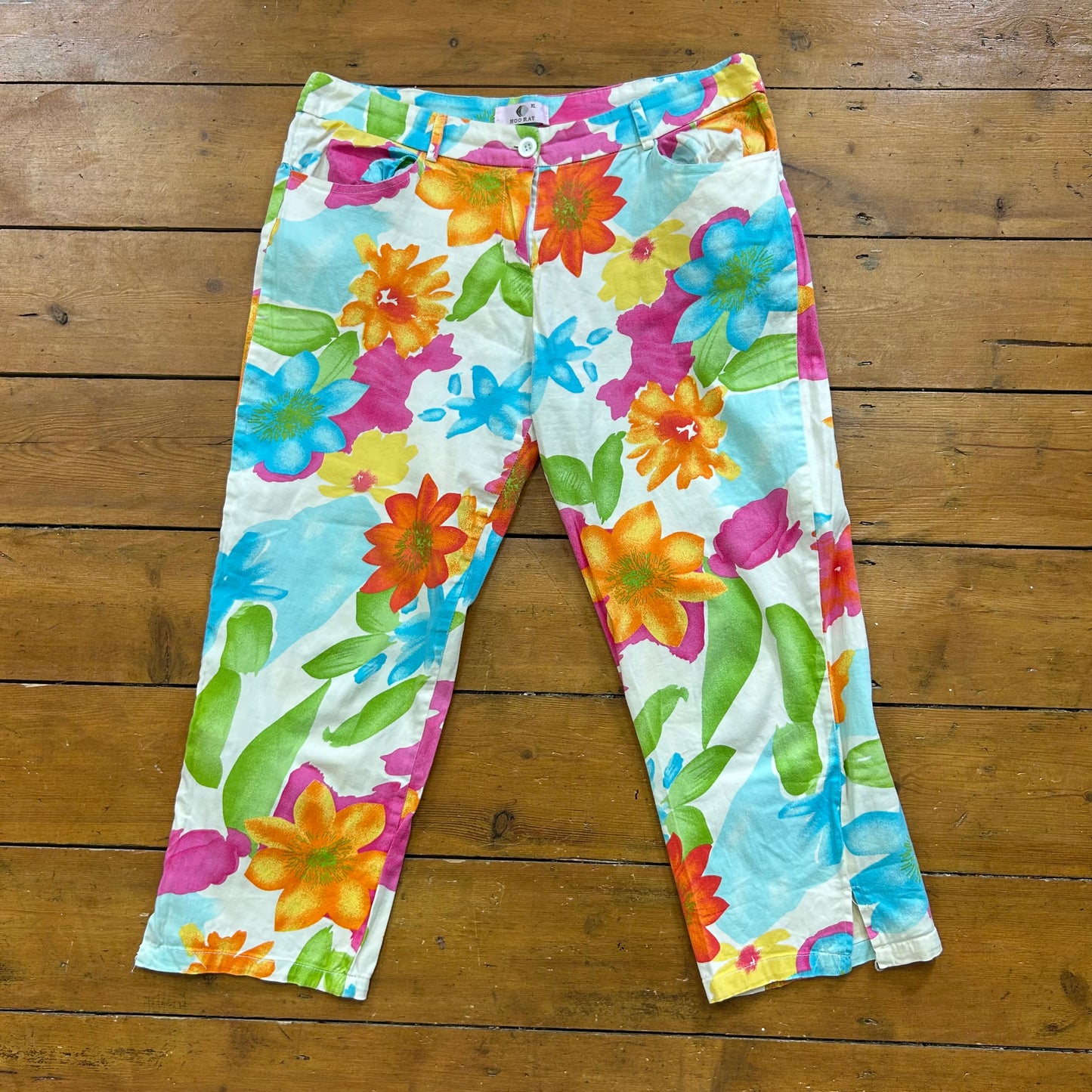 vintage 00s white floral capri pants