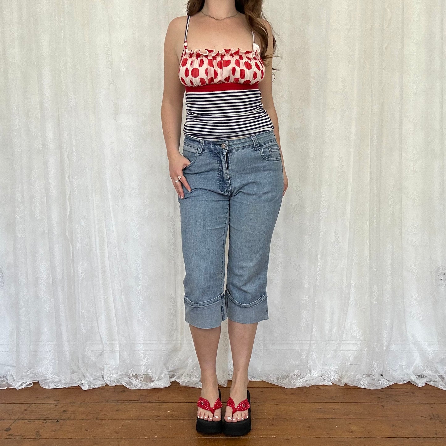 vintage 00s light wash denim turn up capris
