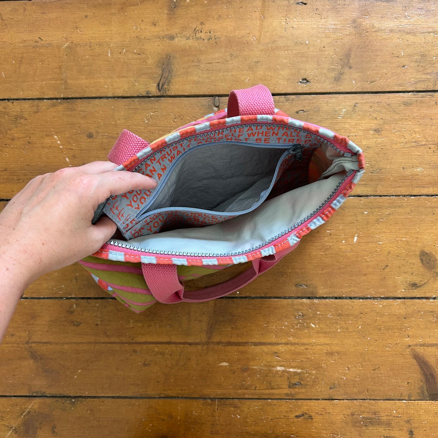 vintage 00s kipling multicolored stripey bag