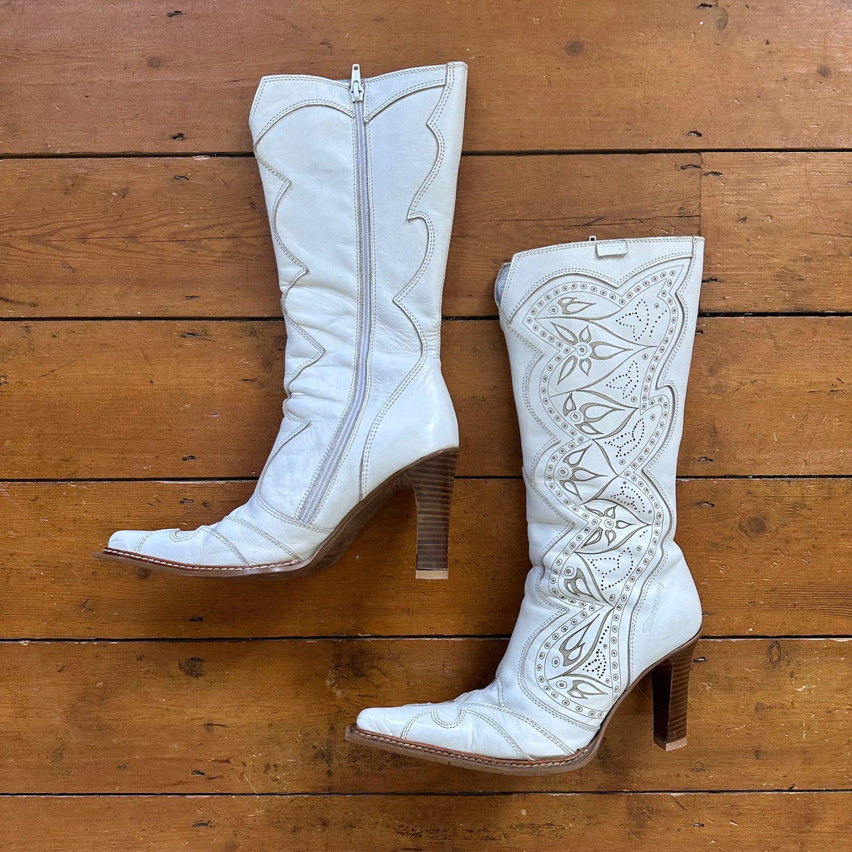 vintage 00s white cut out detail heeled destroy boots