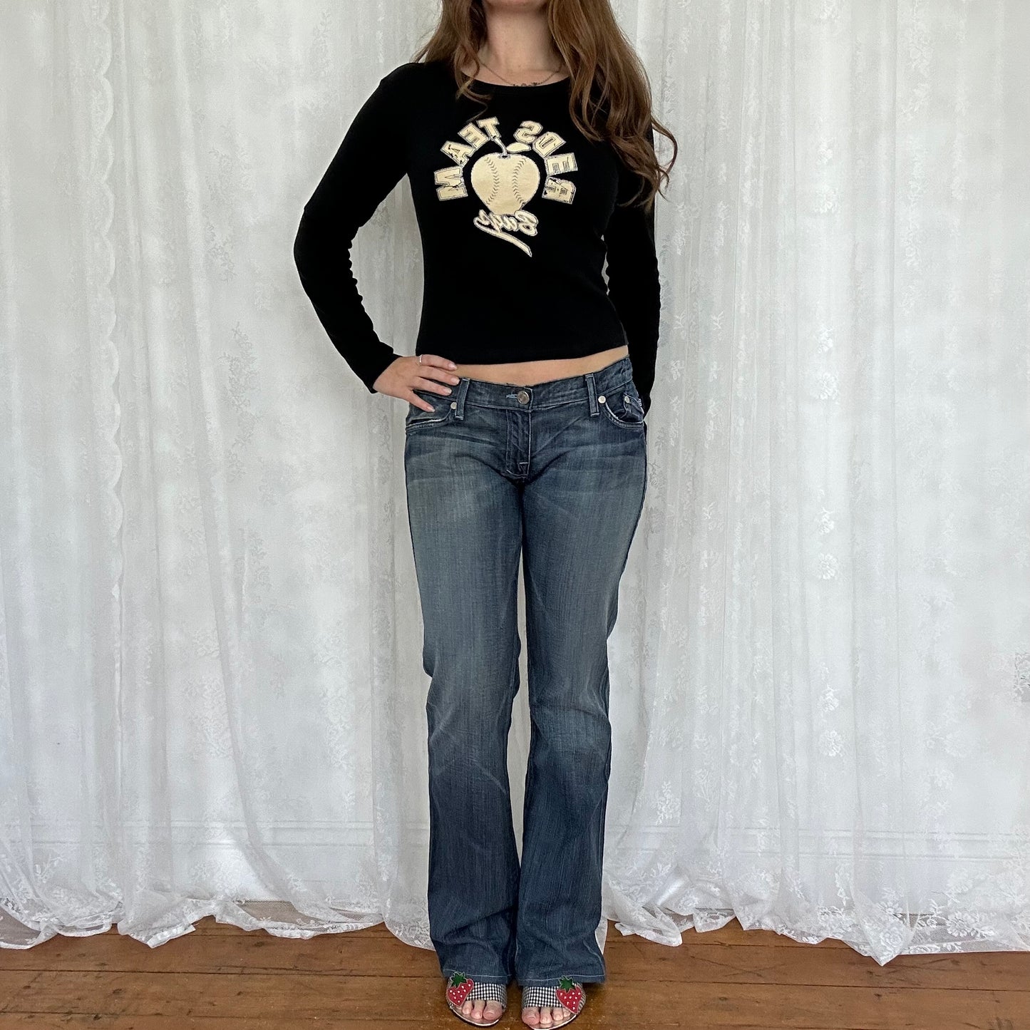 vintage 00s apple graphic long sleeve top