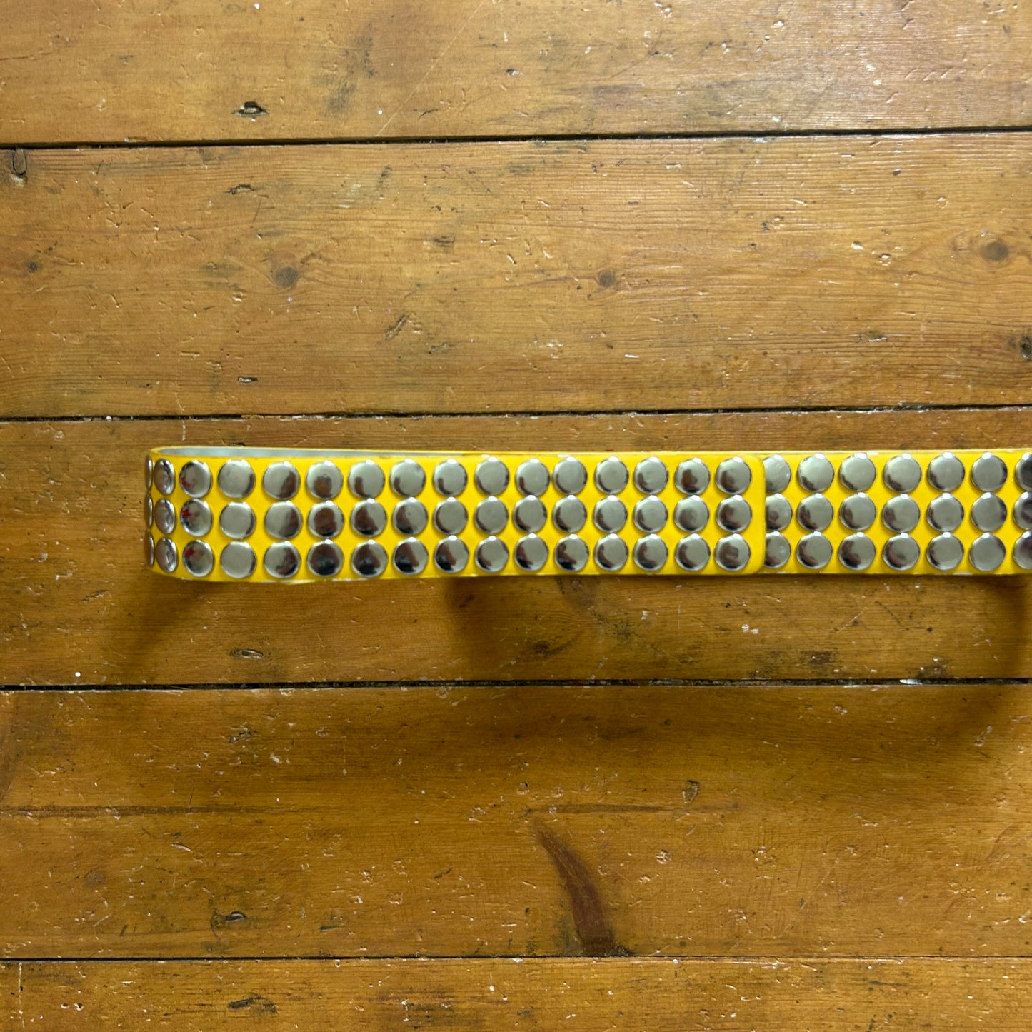 vintage 00s yellow stud belt