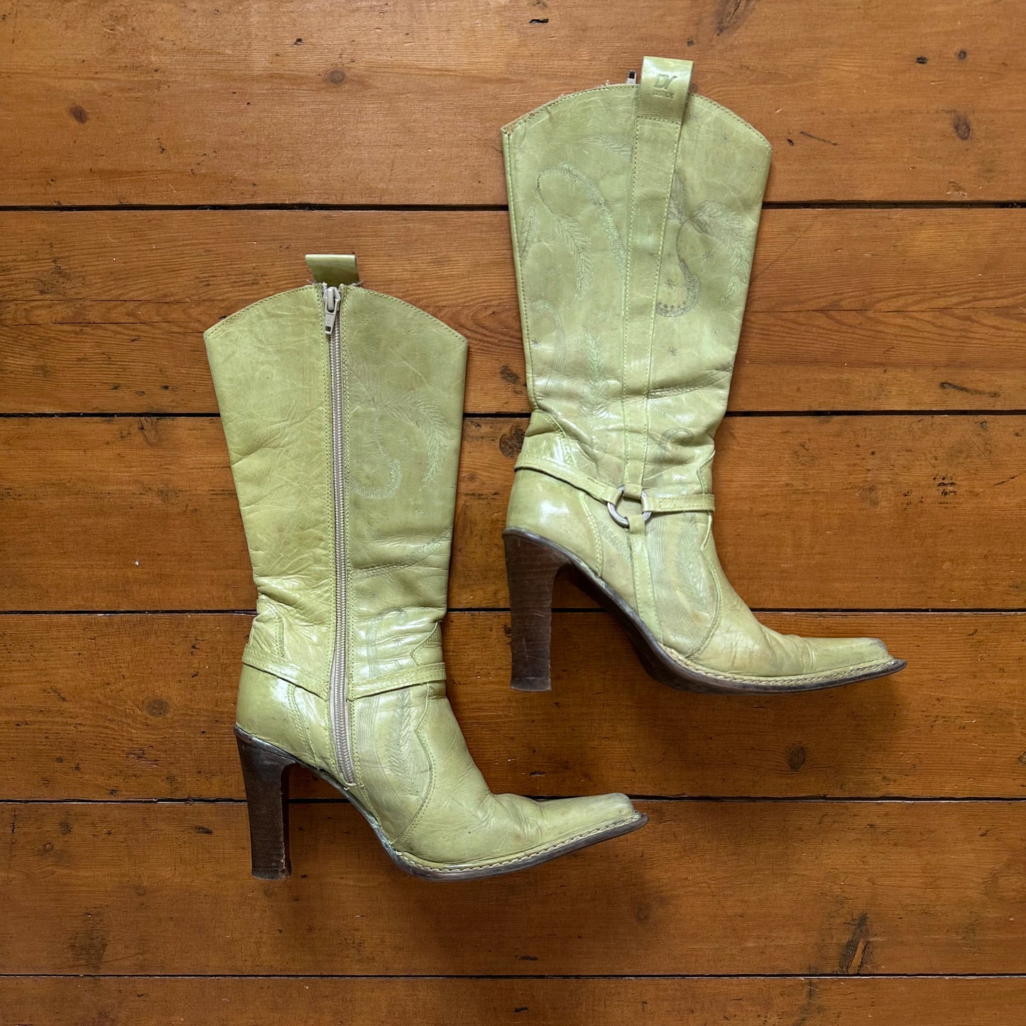 vintage 00s pale green leather destroy boots